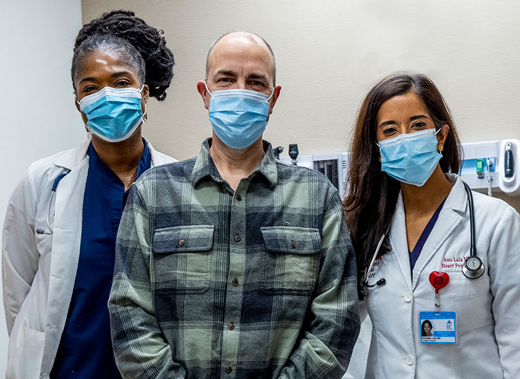 Photo of Frank Thomas and medical team